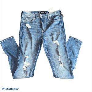 NWT Hollister ripped skinny jeans